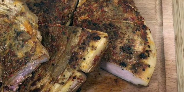 Rouelle de Jambon grillé, marinée aux épices douces, sauce moutarde à l'ancienne