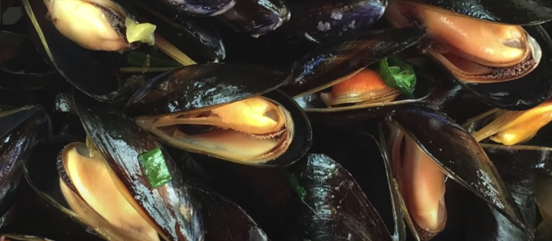 Moules de bouchot à la plancha, Style marinière